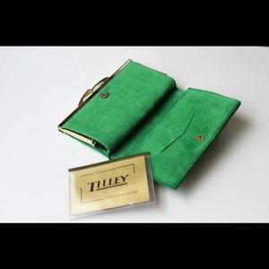 1960s Tilley wallet green suede bifold kiss lock